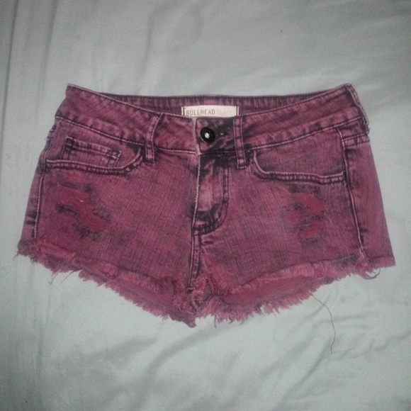 distressed maroon shorts. - Picture 1 of 2